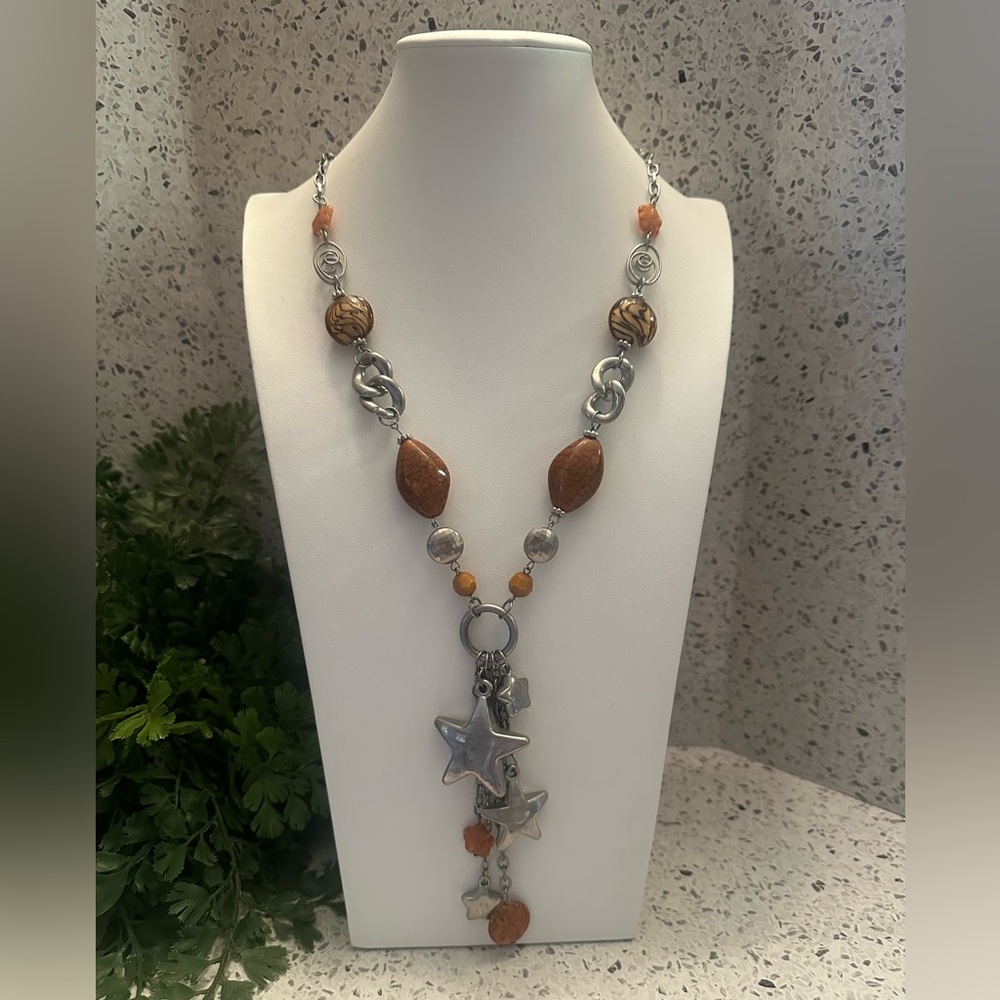 Multi media Sautoir necklace in brown and silver
